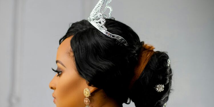 Wie wäre es, wenn wir die Bedeutung von Schönheitswettbewerben in der modernen Gesellschaft oder vielleicht den Einfluss von Schönheitsstandards auf Individuen und Kultur diskutieren?