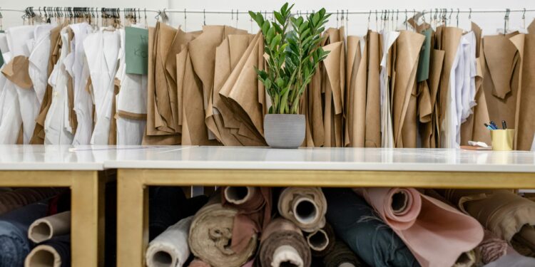 Eine nostalgische Reise: Erkundung der ikonischen Modetrends der 90er