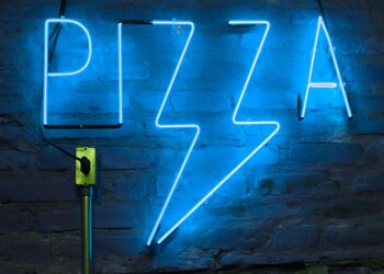 Pizza Hut und Yeastie Boys arbeiten zusammen an aufregendem New York-Style Pizza-Bagel – Erfahren Sie, wie Sie Ihres kostenlos bekommen können!