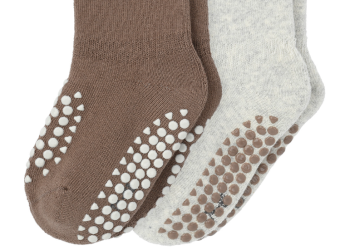 2 Paar Baby Krabbelsocken aus Frottee – hellgrau & braun im Detail